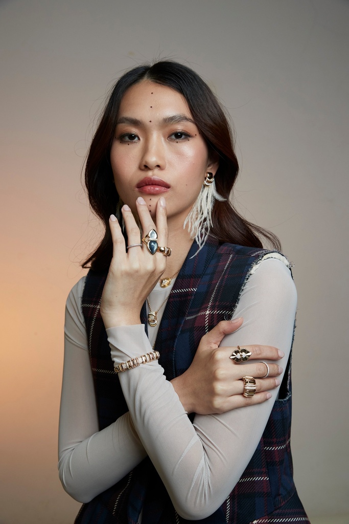 Amrita Lotus Duplet Ring In Mother Of Pearl, White And Milky Quartz #3