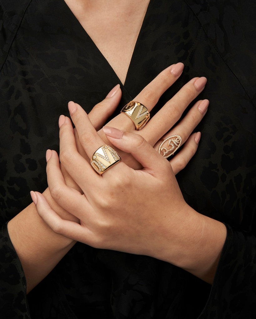"V" Diamond Divine Play Ring #4